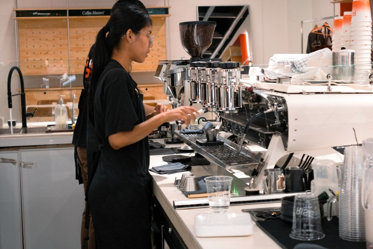 Mahlkönig E80S / E80T Grinder Review for Busy Cafés