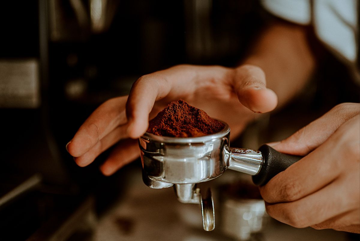 Bottomless Portafilter vs. Spouted Portafilter: A Beginner-friendly Comparison