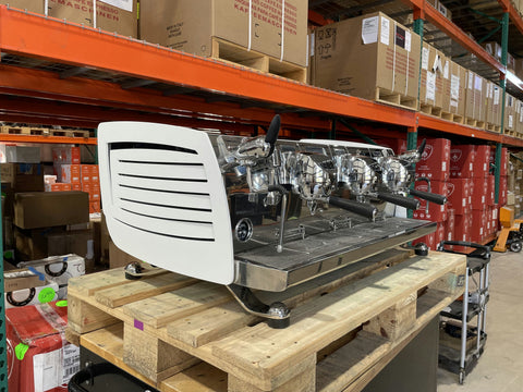 Black Eagle Gravimetric 3 Group White
