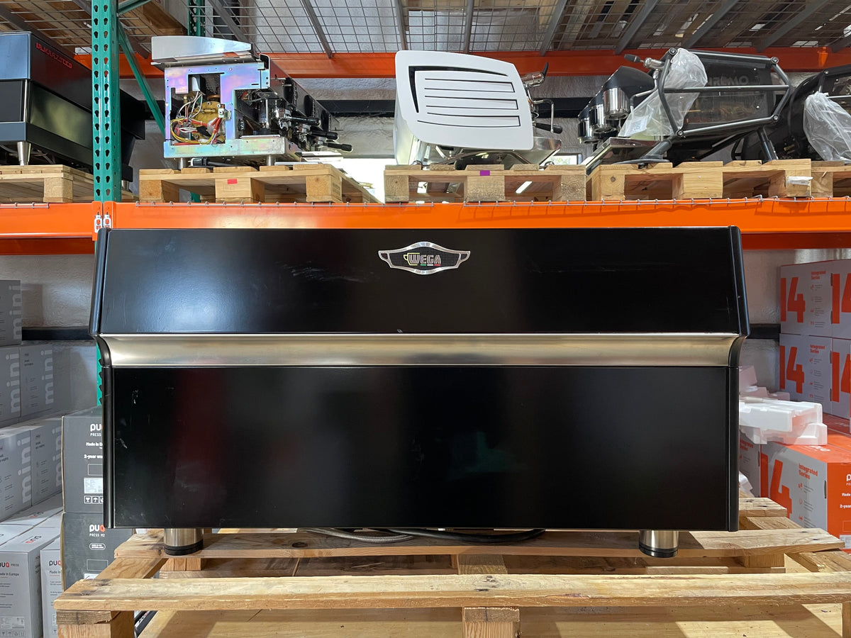 Atlas 3 Group Black