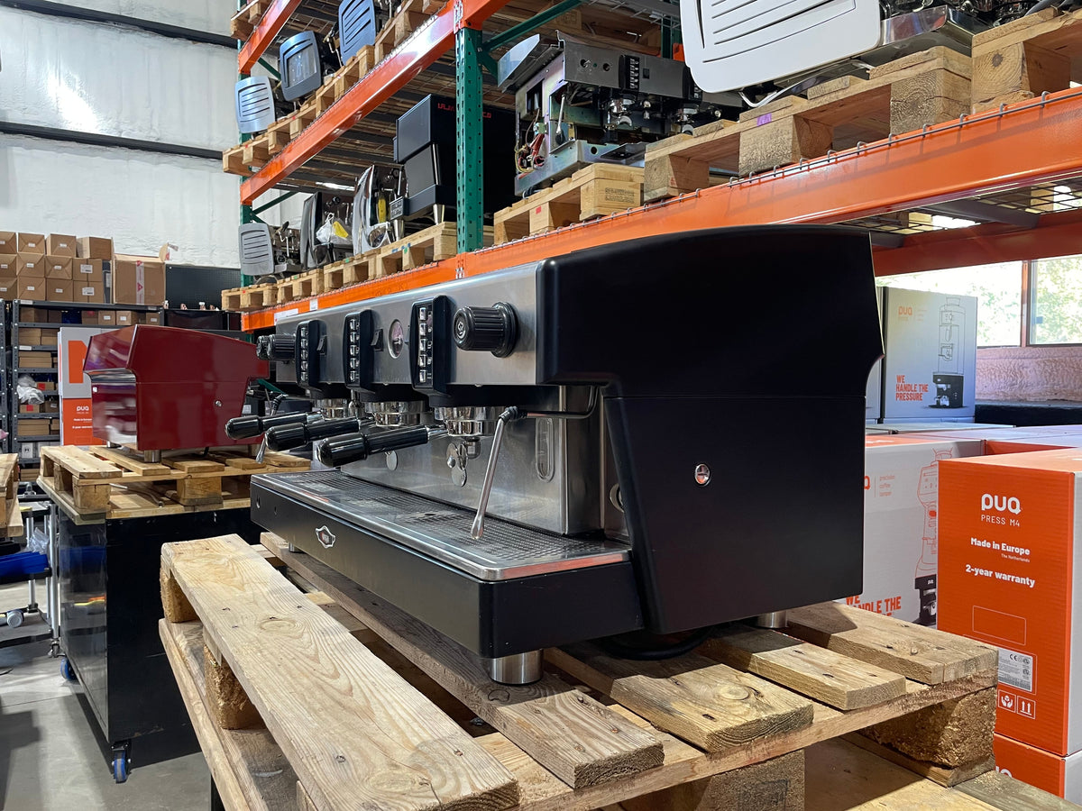 Atlas 3 Group Black