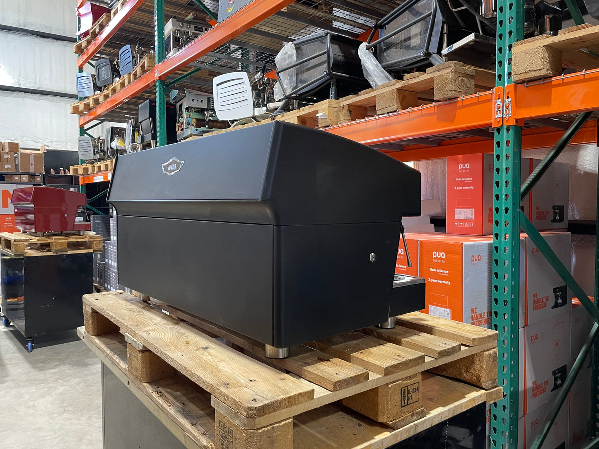 Atlas 3 Group Black