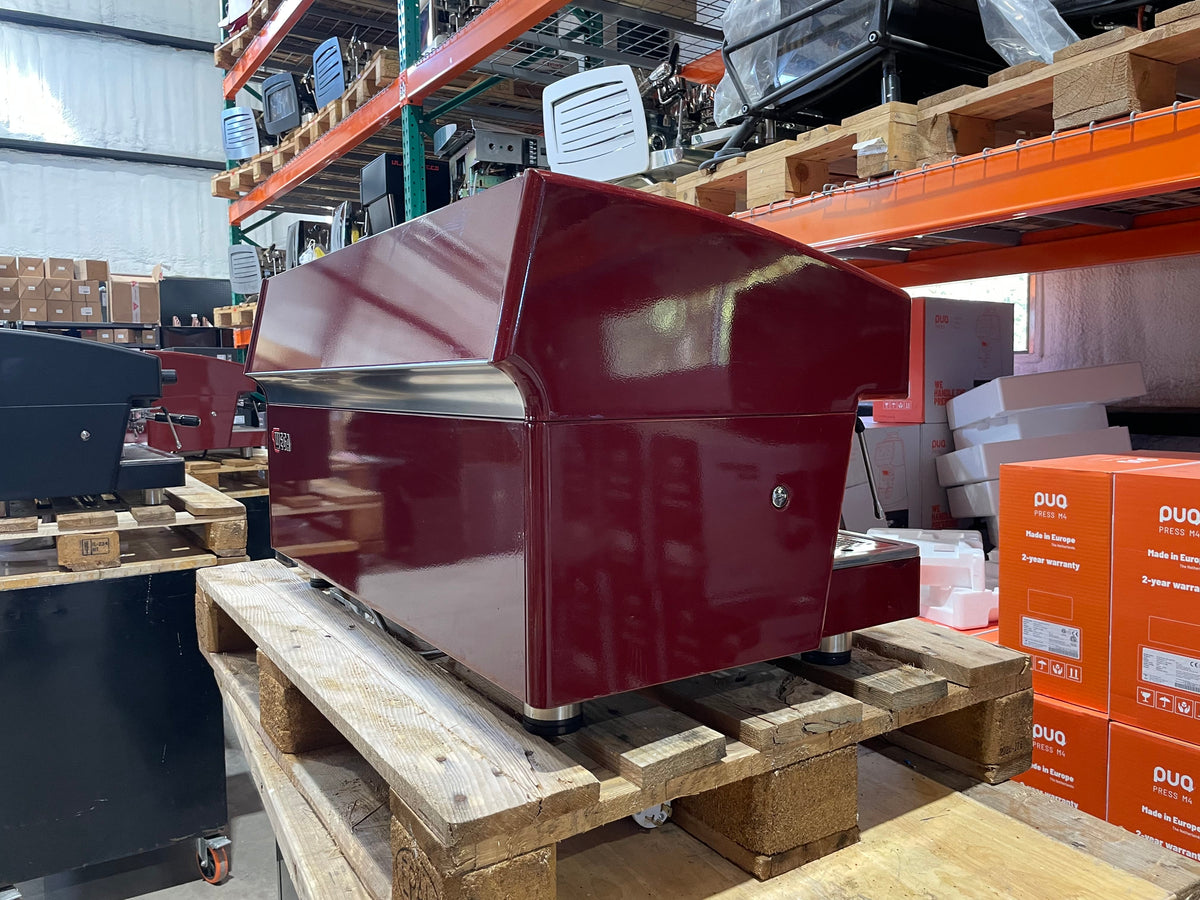 Atlas 3 Group Maroon