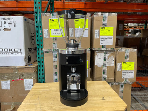 E80W Grind-by-Weight with Sync (E80W GbS) Espresso Grinder - Black Demo