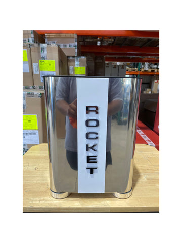 Listing recUd4CyrbJxFjjWd photo 2 — Appartamento TCA - Shiny steel with White Circles Demo