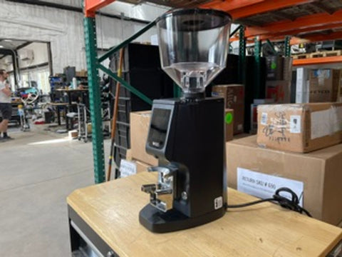 Listing recvBILgXIWxGZmzV photo 2 — Atom W 65 Diamond Inside - Matt Black Tall Hopper Open Box