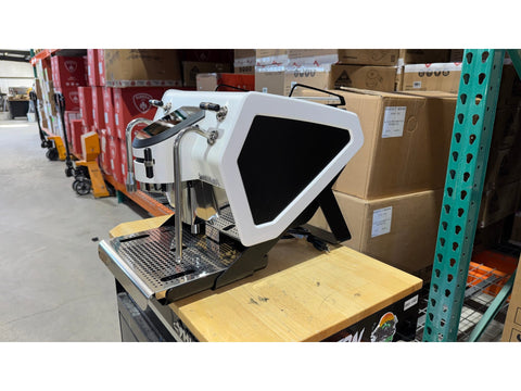 Listing recXOgcxHzfFQ4LQN photo 5 — YOU - White Open Box