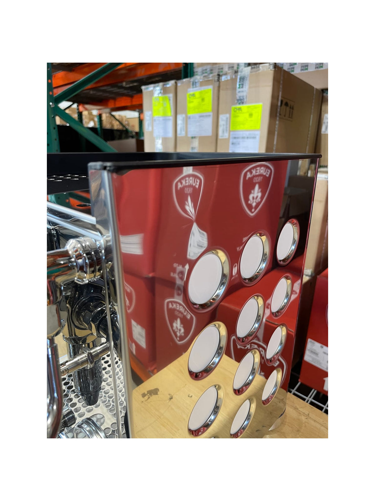 Listing recUd4CyrbJxFjjWd photo 8 — Appartamento TCA - Shiny steel with White Circles Demo