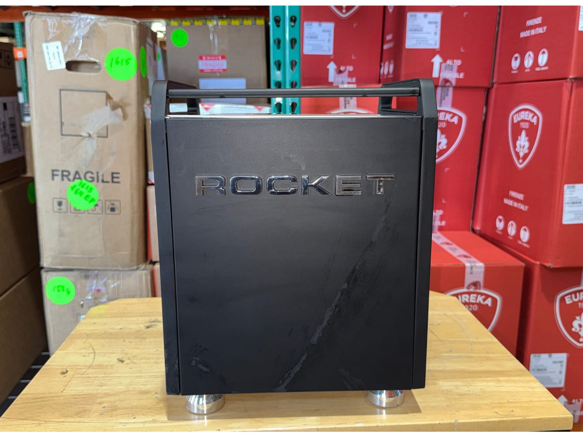 Listing recGTU6B7mjzUqv7r photo 1 — Mozzafiato Fast R - Black Open Box
