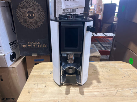 Listing reczuX1ViyKpxqJYl photo 6 — Luna - White Demo