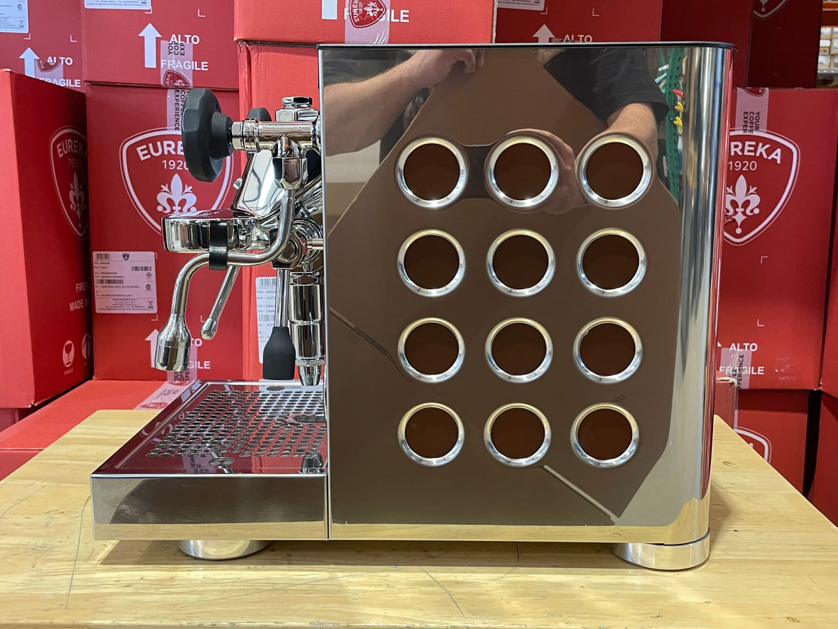 Listing reca4jndm1Hi2laMT photo 8 — Appartamento TCA - Shiny steel with Copper Circles New Open Box